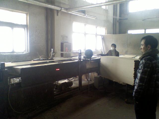 е豸8